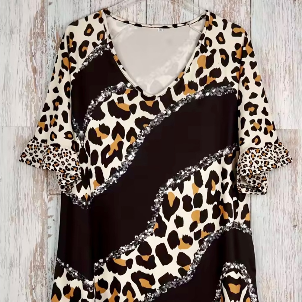 Stretch Comfy Fun Leopard Print V-Neck Ruffle Sleeve Top